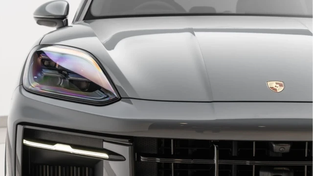 Porsche Cayenne (74 Reg) 4.0 V8 GTS Image 8