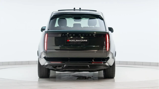 Land Rover Range Rover (24 Reg) 3.0 D300 SE (Shadow Pack) Image 5