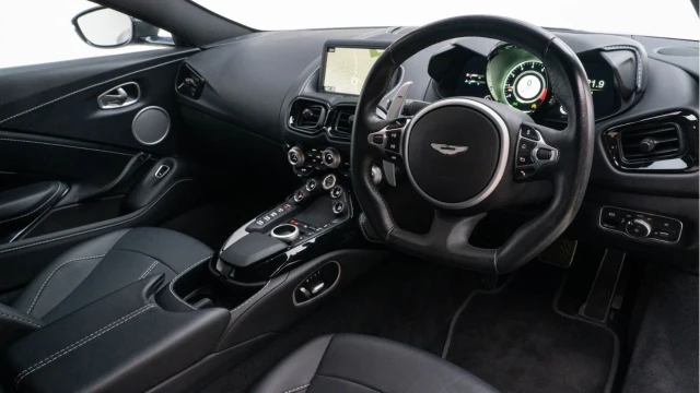 Aston Martin Vantage (22 Reg) 4.0 V8 Image 2
