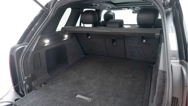 Land Rover Range Rover (25 Reg) 3.0 D300 SE (Shadow Pack) Image 7