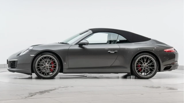 Porsche 911 (16 Reg) 3.0 Carrera S Convertible Image 5