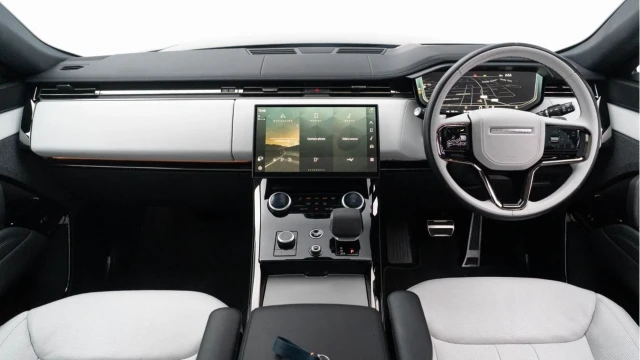 Land Rover Range Rover Sport (23 Reg) 3.0 P400 Dynamic SE Image 2