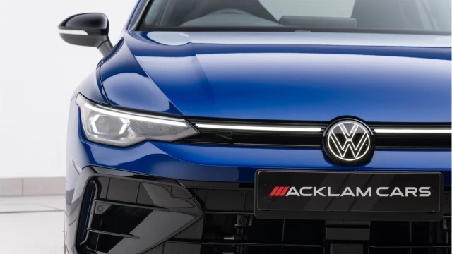 Volkswagen Golf R (74 Reg) 2.0TSI Black Edition 4Motion DSG (Akrapovic) Image 7