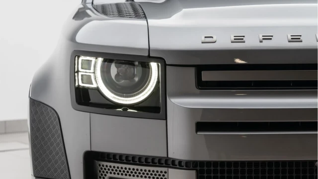 Land Rover Defender (72 Reg) 110 3.0 D300 X-Dynamic HSE Hard Top (5 Seat) (+VAT) Image 7