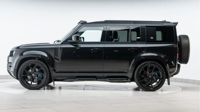 Land Rover Defender (71 Reg) 110 3.0 D250 S (Bespoke) Image 4