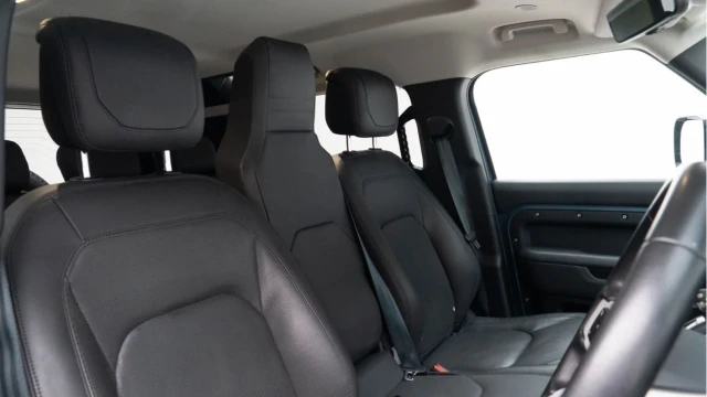 Land Rover Defender (23 Reg) 110 3.0 D250 HSE Hard Top (6 Seat) (+VAT) Image 3