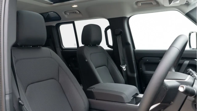 Land Rover Defender (25 Reg) 110 3.0 D250 S (7 Seat) Image 3