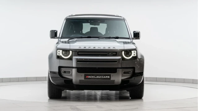 Land Rover Defender (24 Reg) 110 3.0 D250 X-Dynamic HSE (7 Seat) Image 8