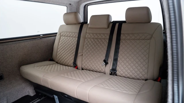 Volkswagen Transporter (23 Reg) 2.0TDI T30 Highline DSG LWB (7 Seat 4 Berth Camper) Image 7