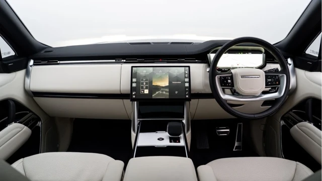 Land Rover Range Rover (75 Reg) 3.0 D300 Edition (Shadow Pack) Image 2