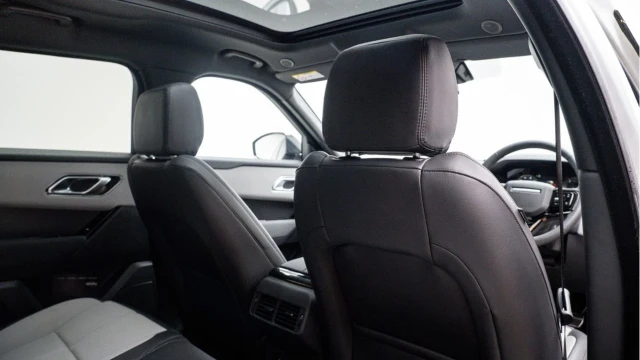 Land Rover Range Rover Velar (24 Reg) 2.0 D200 Dynamic SE (Black Pack) Image 6