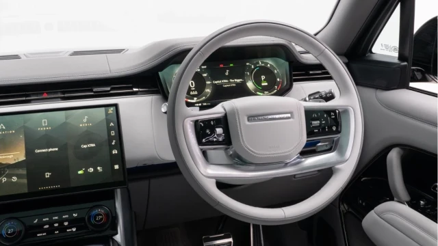 Land Rover Range Rover (23 Reg) 3.0 P510e SV Hybrid Image 4