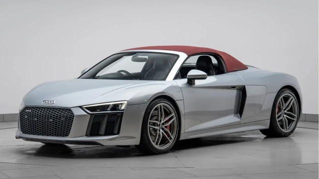 Audi R8 (66 Reg) 5.2 V10 Quattro Spyder Image 2