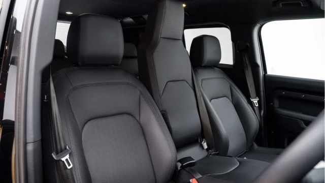 Land Rover Defender (25 Reg) 110 3.0 D250 S Hard Top (6 Seat) (+VAT) Image 3