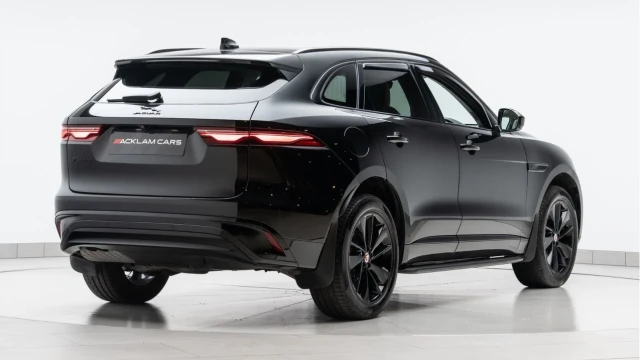 Jaguar F-pace (72 Reg) 2.0 D200 R-Dynamic Black Image 6