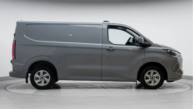 Ford E-Transit Custom (25 Reg) 320 Limited (Electric) Image 5