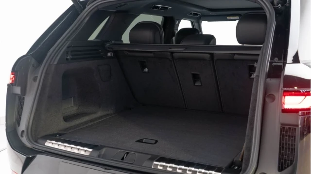 Land Rover Range Rover Sport (75 Reg) 3.0 D300 Dynamic SE (VAT Q) Image 8