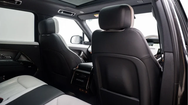 Land Rover Range Rover Sport (25 Reg) 3.0 P460e Edition Hybrid Image 5