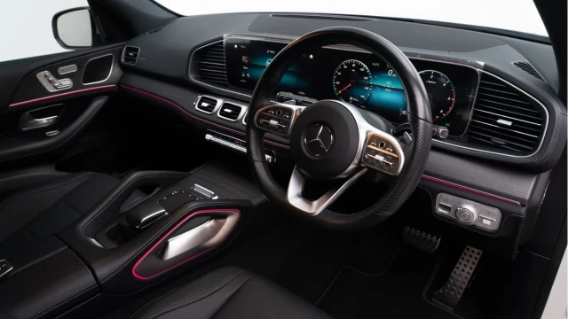 Mercedes-Benz GLE Class (21 Reg) GLE300 2.0D AMG Line Premium 4Matic (7 Seat) Image 7