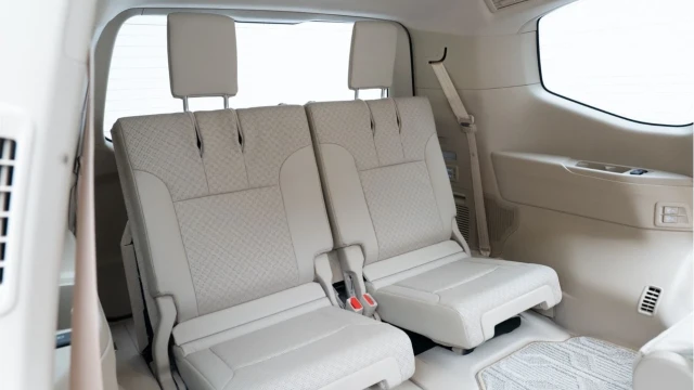 Toyota Land Cruiser (24 Reg) 300 3.5 V6 ZX (7 Seat) (RHD) Image 8