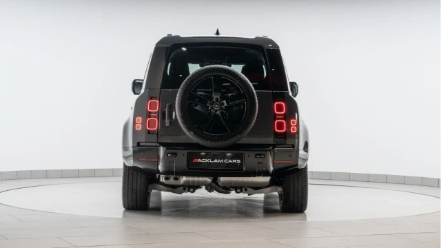 Land Rover Defender (25 Reg) 110 3.0 D250 X-Dynamic SE (Black Pack) (VAT Q) Image 5