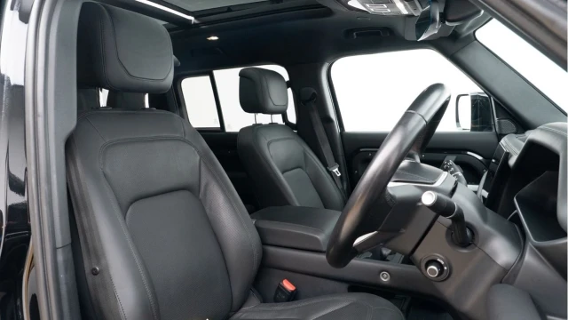 Land Rover Defender (22 Reg) 110 3.0 D300 HSE (Bespoke) Image 3