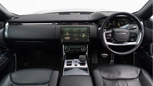 Land Rover Range Rover (22 Reg) 3.0 D350 Autobiography (Shadow Pack) Image 2