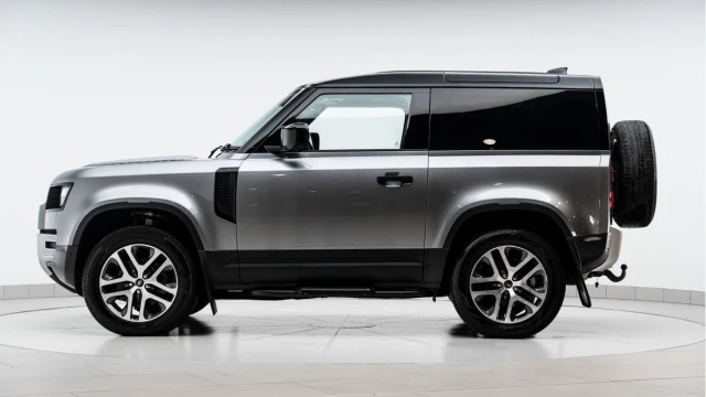 Land Rover Defender (24 Reg) 90 3.0 D250 Hard Top Commercial (3 Seat) (No VAT) Image 8