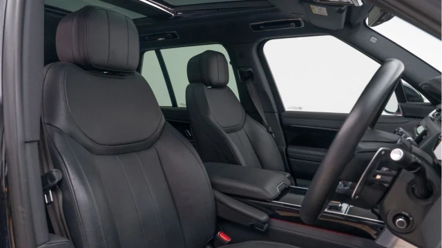 Land Rover Range Rover (72 Reg) 3.0 D350 HSE (Shadow Pack) Image 3