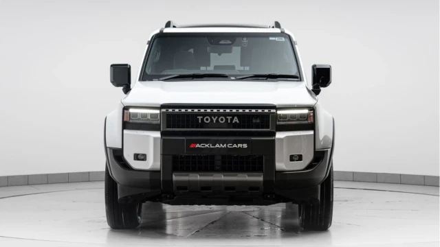 Toyota Land Cruiser (25 Reg) 2.8D Invincible (7 Seat) Image 5