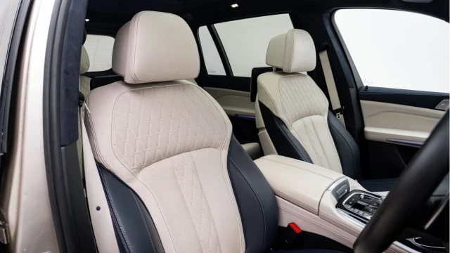 BMW X7 (21 Reg) 3.0 40i M Sport xDrive (6 Seat) Image 3