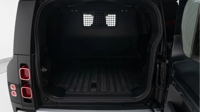 Land Rover Defender (24 Reg) 90 3.0 D250 Hard Top Commercial (3 Seat) (+VAT) Image 4