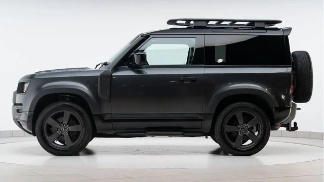 Land Rover Defender (22 Reg) 90 3.0 D250 X-Dynamic HSE (Bespoke Explorer) Image 7