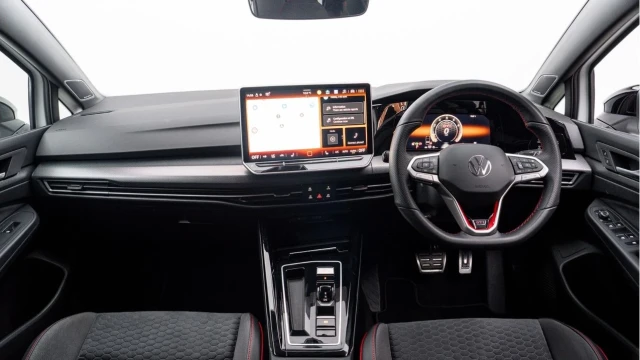 Volkswagen Golf (74 Reg) 2.0TSI Clubsport DSG (Mk8.5) Image 2