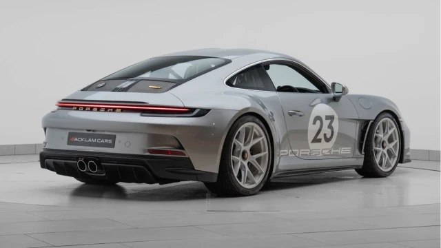 Porsche 911 (74 Reg) 4.0 S/T Coupe Image 6