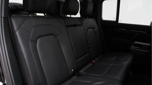 Land Rover Defender (73 Reg) 110 3.0 D250 XS Edition (Bespoke) Image 6
