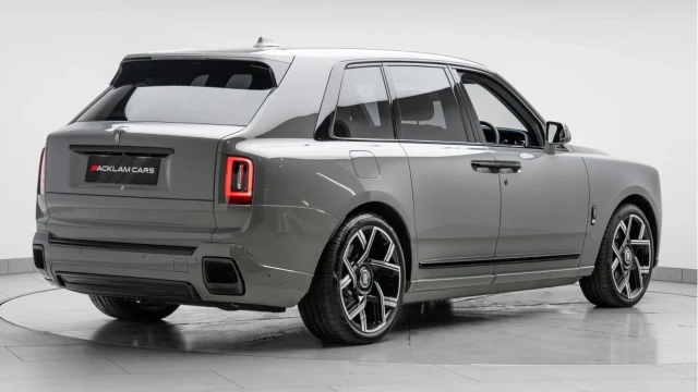 Rolls-Royce Cullinan (74 Reg) 6.7 V12 Black Badge Series II Image 8