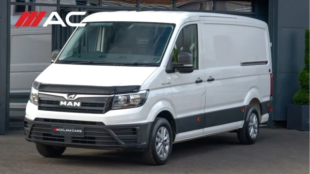 MAN TGE (73 Reg) TGE 3.140 2.0D Lion XS (3 Seat) Image 1