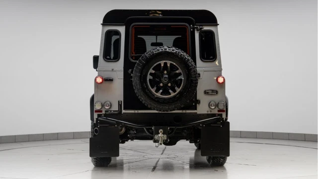 Land Rover Defender (16 Reg) 90 2.2TD Adventure Station Wagon Image 7