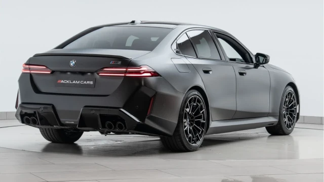 BMW M5 (74 Reg) 4.4 V8 Hybrid (Ultimate) Image 6