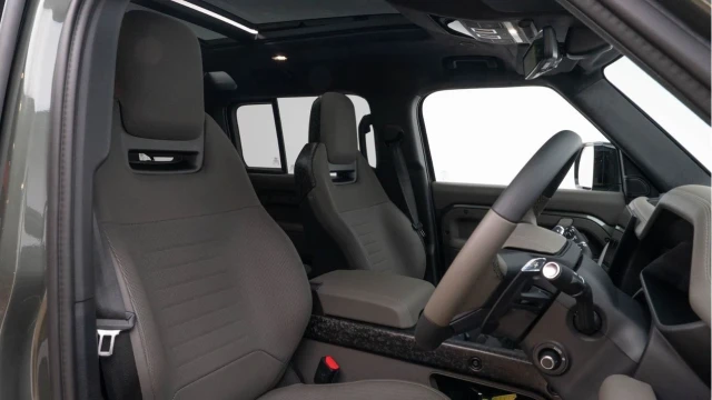 Land Rover Defender (25 Reg) 4.4 V8 P635 Octa Edition One Image 3