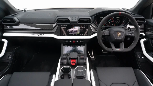 Lamborghini Urus (75 Reg) 4.0 V8 SE Hybrid Image 2