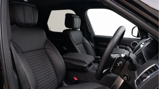 Land Rover Discovery (74 Reg) 3.0 D350 Dynamic HSE Hard Top (URBAN Carbon) (5 Seat) Image 3