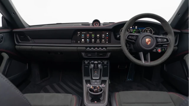 Porsche 911 (25 Reg) Carrera 4 3.6 GTS Convertible (992.2) Image 3