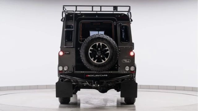 Land Rover Defender (16 Reg) 110 2.2TD Adventure Station Wagon (7 Seat) Image 5
