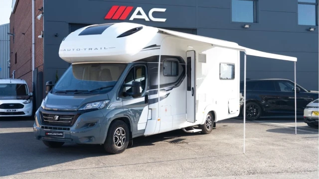 Auto-Trail Frontier Scout (73 Reg) 2.3D (6 Berth) Image 2
