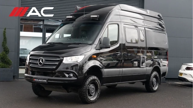 Hymer Grand Canyon S Cross Over (72 Reg) 2.0D Auto 4x4 (4 Berth) Image 1