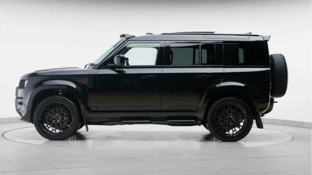 Land Rover Defender (75 Reg) 110 3.0 D350 X-Dynamic HSE (Black Pack) Image 4