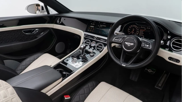 Bentley Continental (21 Reg) GT 4.0 V8 Convertible (Mulliner) Image 7