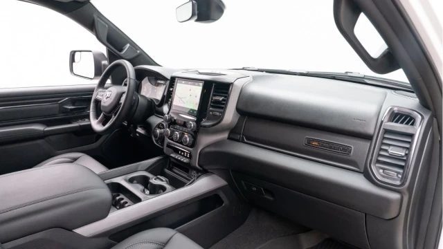 Dodge Ram 1500 (Unregistered) 5.7 V8 HEMI Bighorn 4x4 (+VAT) Image 7